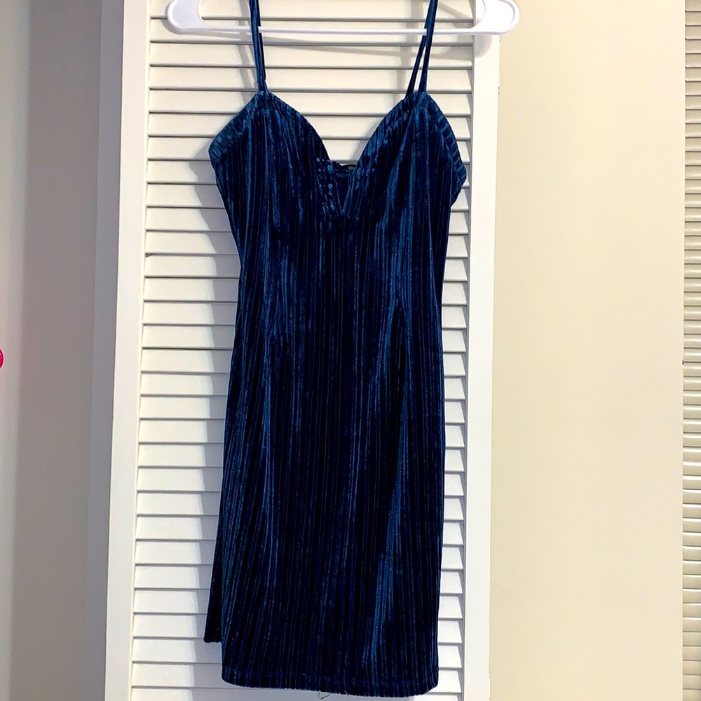 Mini Blue velvet forever 21 mini fitted dress